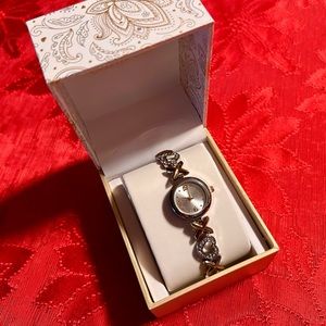 Ladies Dress Watch Silver Gold Heart Bracelet Valentine’s Day Gift